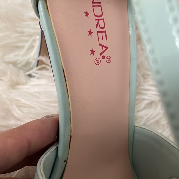 Mint Heels - Picture 14 of 15